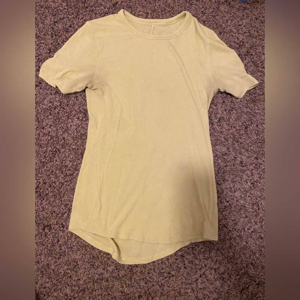 Lululemon short sleeve shirt
